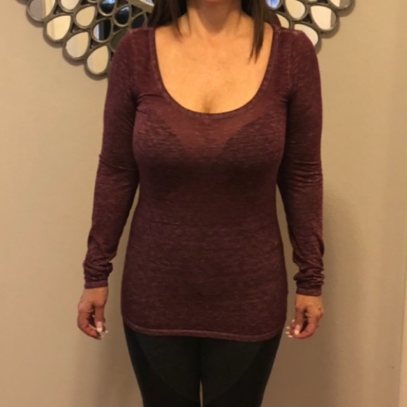 American eagle maroon long sleeve tee shirt 💕 - Picture 1 of 4